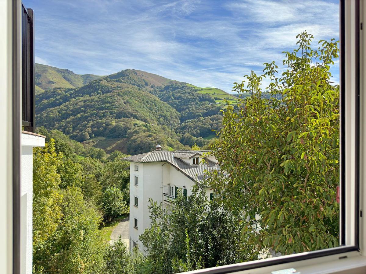 Etxeale Hotel Valcarlos ภายนอก รูปภาพ