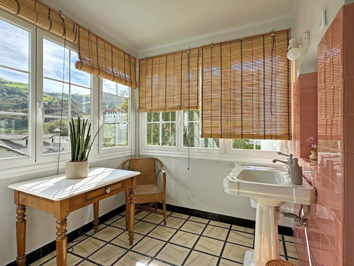 Etxeale Hotel Valcarlos ภายนอก รูปภาพ